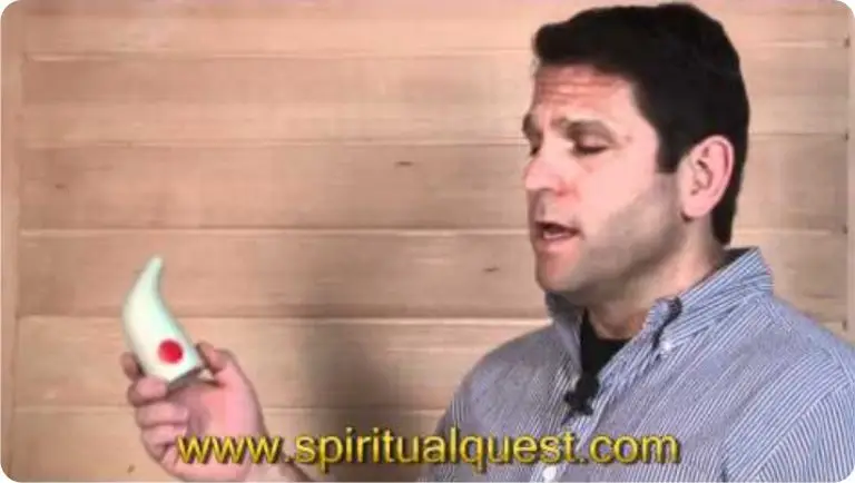 Man presenting himalayan salt pipe inhaler